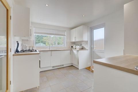 2 bedroom semi-detached bungalow for sale, Southfield Drive, Benfleet, SS7