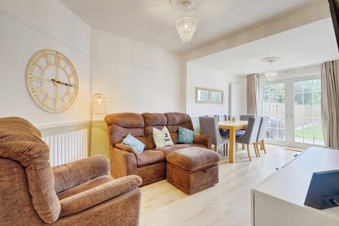 2 bedroom semi-detached bungalow for sale, Southfield Drive, Benfleet, SS7