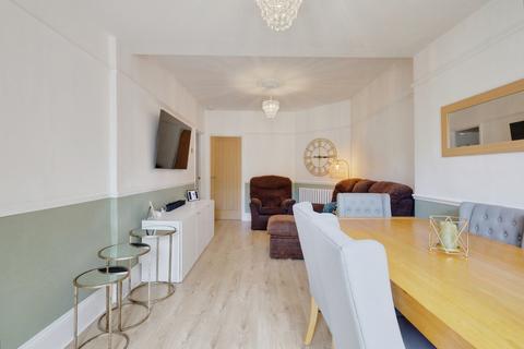 2 bedroom semi-detached bungalow for sale, Southfield Drive, Benfleet, SS7
