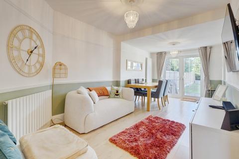 2 bedroom semi-detached bungalow for sale, Southfield Drive, Benfleet, SS7