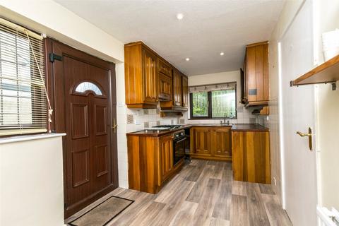 4 bedroom semi-detached house for sale, Woodhall Park Mount, Stanningley, Pudsey, Leeds