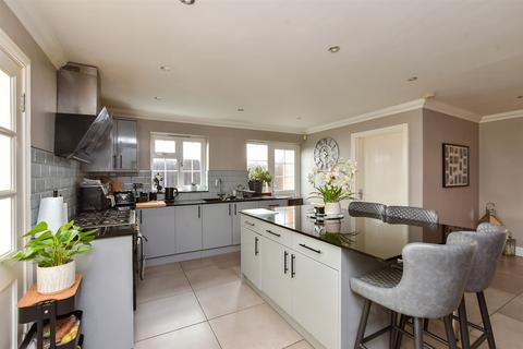 5 bedroom detached house for sale, Wilbrough Road, Birchington CT7