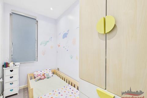 2 bedroom apartment for sale, Roxborough Avenue, Harrow