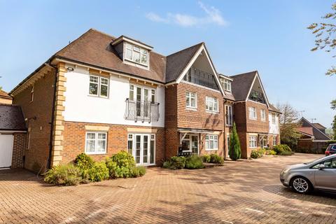 2 bedroom flat for sale, Gales Drive, Crawley RH10