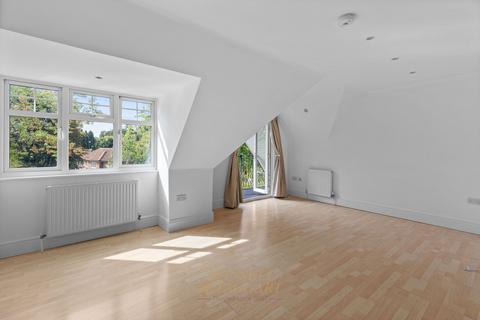 2 bedroom flat for sale, Gales Drive, Crawley RH10