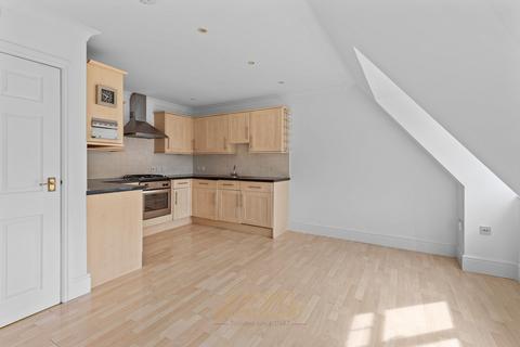 2 bedroom flat for sale, Gales Drive, Crawley RH10