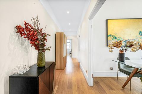 2 bedroom flat for sale, College Crescent, London, NW3