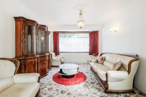 3 bedroom end of terrace house for sale, Loxham Road, Chingford