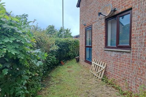 1 bedroom townhouse for sale, Summertrees Court Ashley New Milton BH25 5UD