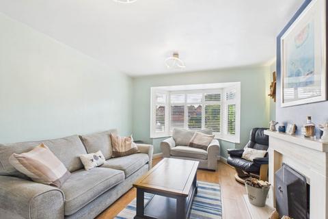 undefined, Superb size property approaching 2,000 square feet in Weston Turville