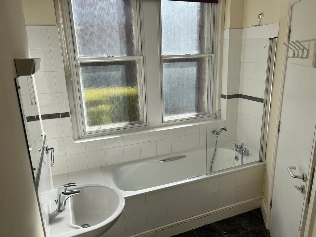 Bathroom.jpg