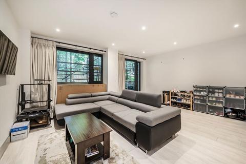 8 Indigo Square, Surbiton, KT6 5BG