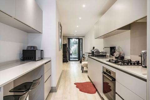 8 Indigo Square, Surbiton, KT6 5BG