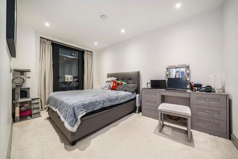 8 Indigo Square, Surbiton, KT6 5BG
