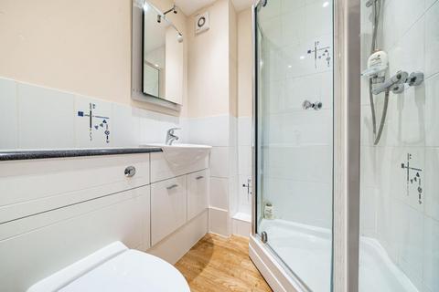 2 bedroom apartment for sale, Jenkins Court, Bagshot GU19