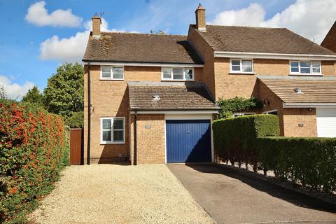 3 bedroom semi-detached house for sale, Blakes Avenue, Witney, OX28
