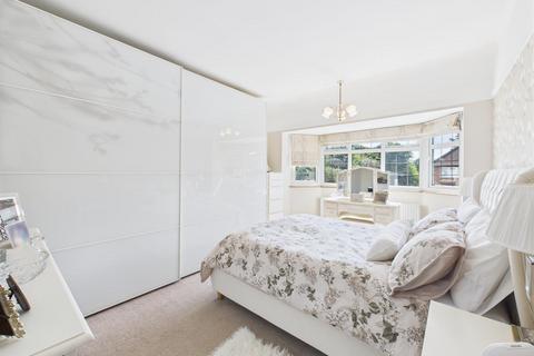 50 Elmbridge Drive, Ruislip, HA4 7UT