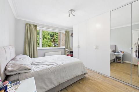 undefined, Elm Avenue, Ruislip HA4
