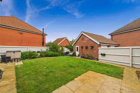 38 Abbott Way, Holbrook, Ipswich, IP9 2FF