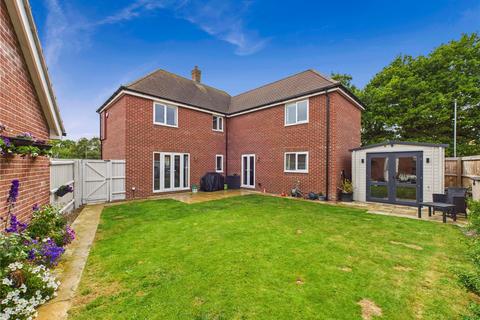 38 Abbott Way, Holbrook, Ipswich, IP9 2FF