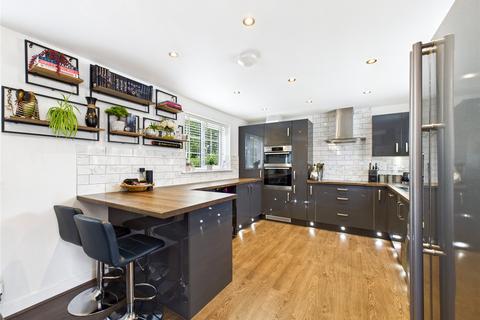 38 Abbott Way, Holbrook, Ipswich, IP9 2FF