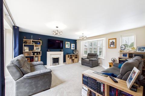38 Abbott Way, Holbrook, Ipswich, IP9 2FF