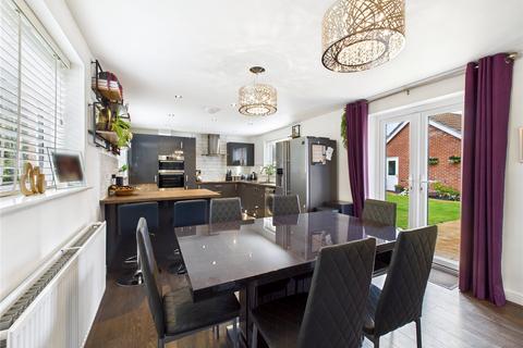 38 Abbott Way, Holbrook, Ipswich, IP9 2FF