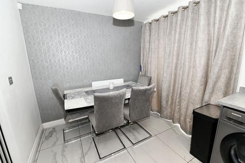 undefined, Halls Close, Bolton, BL2