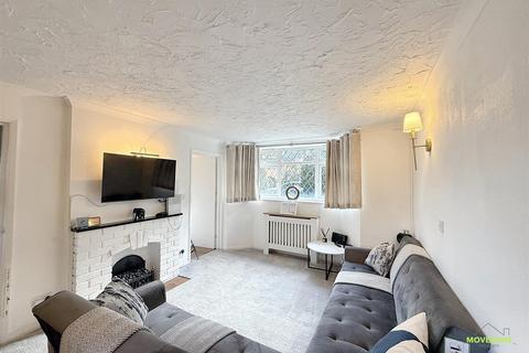 4 bedroom detached house for sale, Magpie Hall Lane, Bromley. BR2