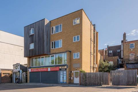undefined, London Road, Mitcham, CR4