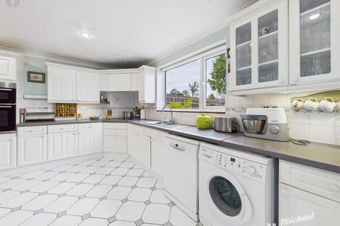 3 bedroom semi-detached house for sale, Ingram Avenue, Aylesbury, Buckinghamshire