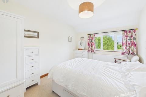 3 bedroom semi-detached house for sale, Ingram Avenue, Aylesbury, Buckinghamshire