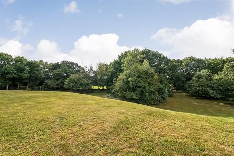 3 bedroom semi-detached house for sale, Newbery Close, Caterham CR3