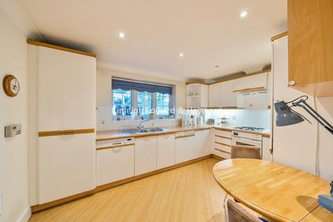 2 bedroom flat for sale, Holders Hill Road, London, NW4