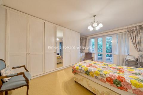 2 bedroom flat for sale, Holders Hill Road, London, NW4