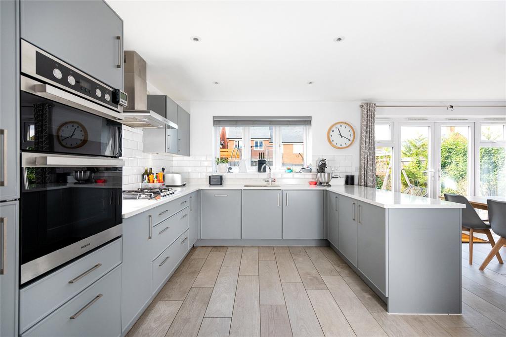 Kitchen/Breakfast
