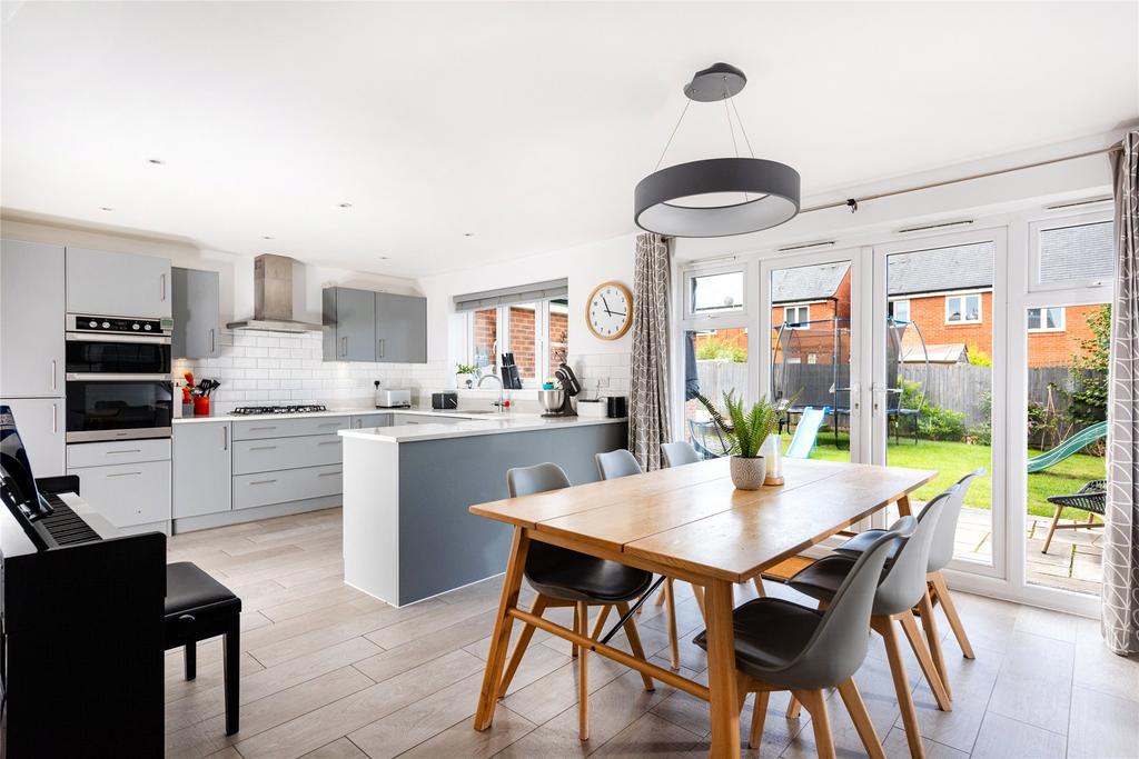 Kitchen/Breakfast