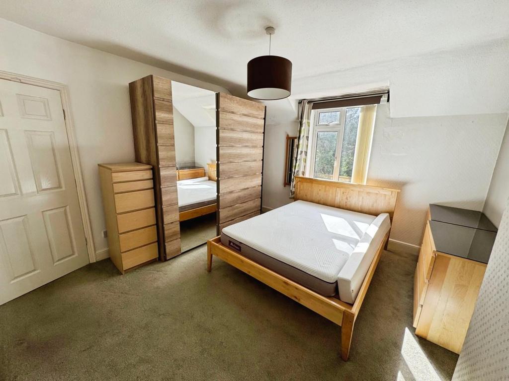 Bedroom One.jpg