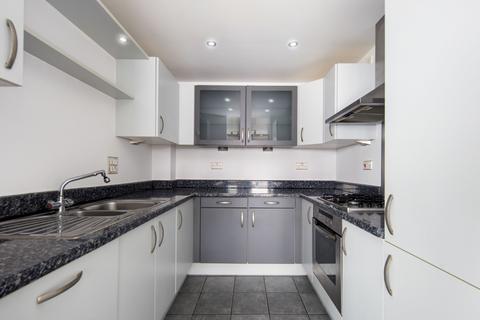 2 bedroom flat for sale, Western Beach Apartments, 36 Hanover Avenue, London, E16