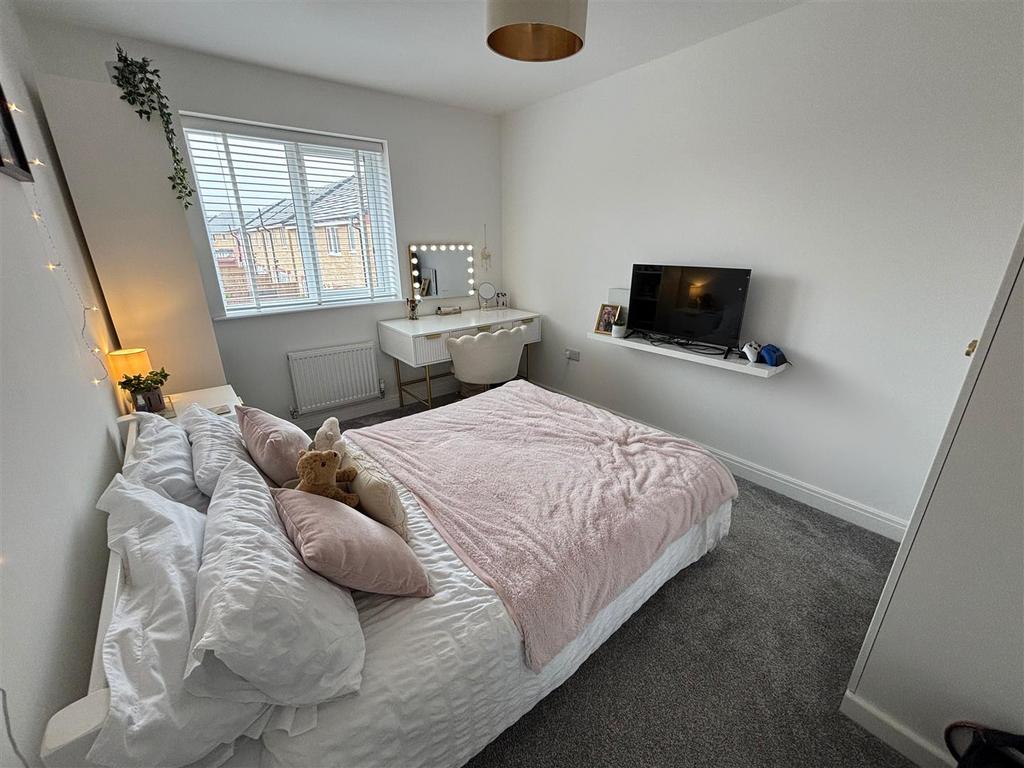 7 goodyear bedroom 3.jpg