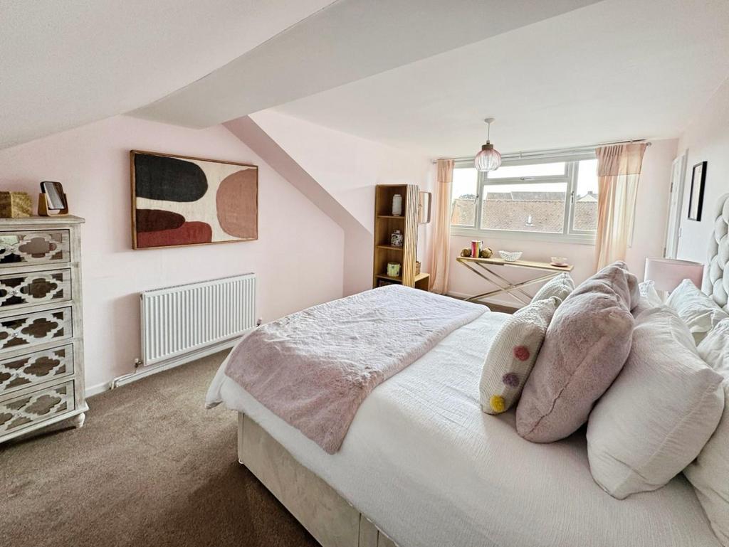 Bedroom Three.jpg