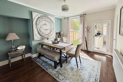 3 bedroom terraced house for sale, Priory Road, Warwick