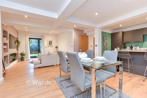 3 bedroom apartment for sale, Queensbridge Drive, Ramsgate CT11