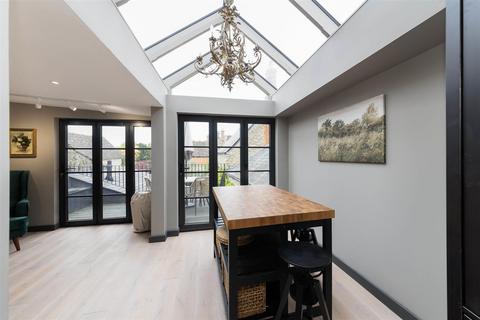 2 bedroom apartment to rent, Woodstock Nest, Market Street