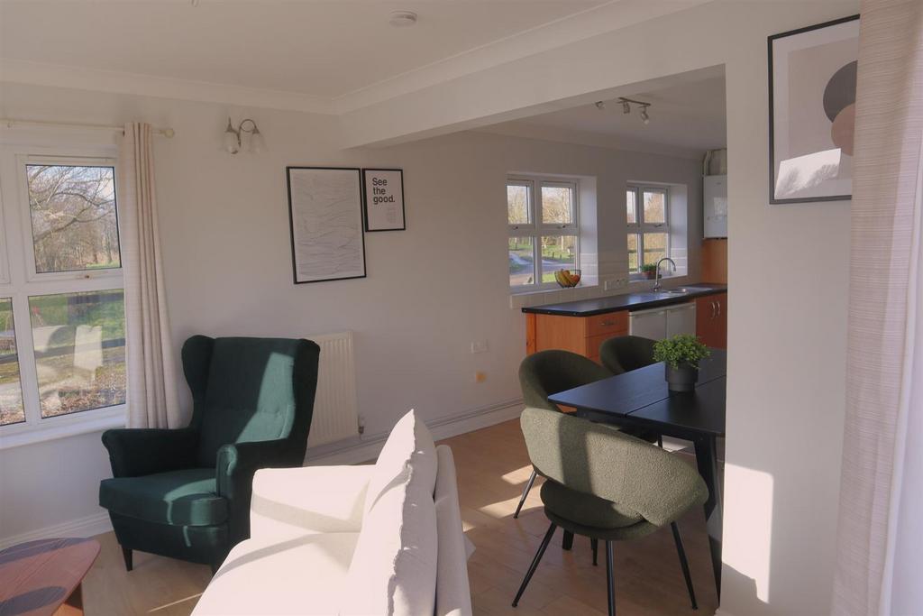 Lounge3.jpg