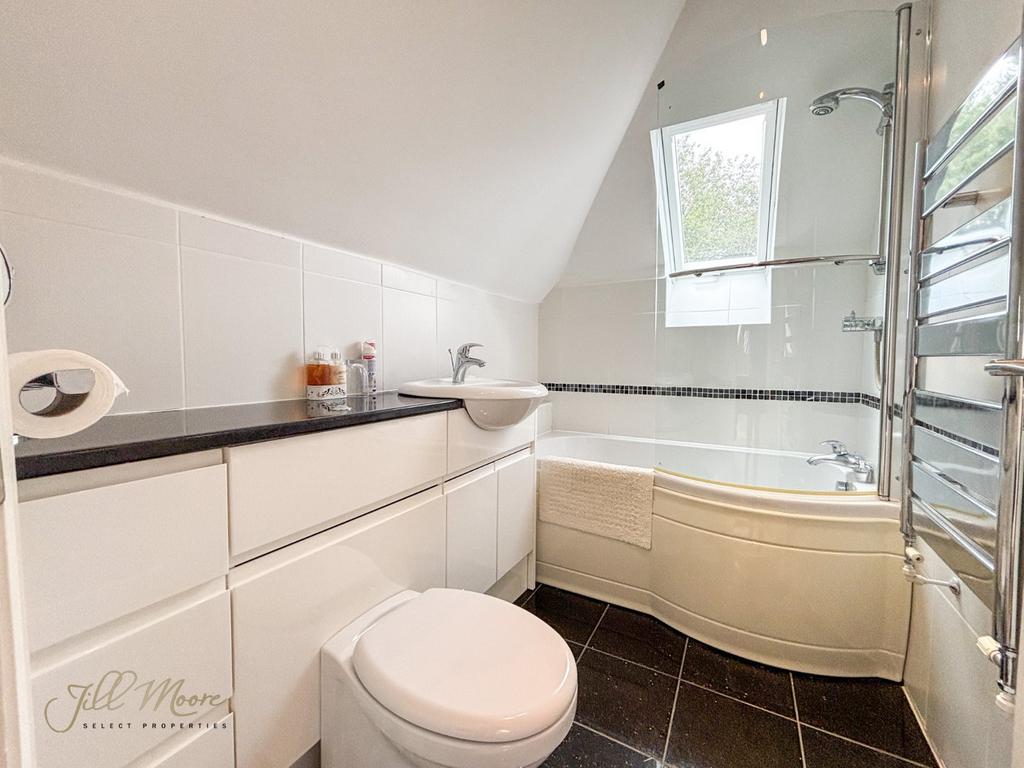 Bed 2 En-Suite