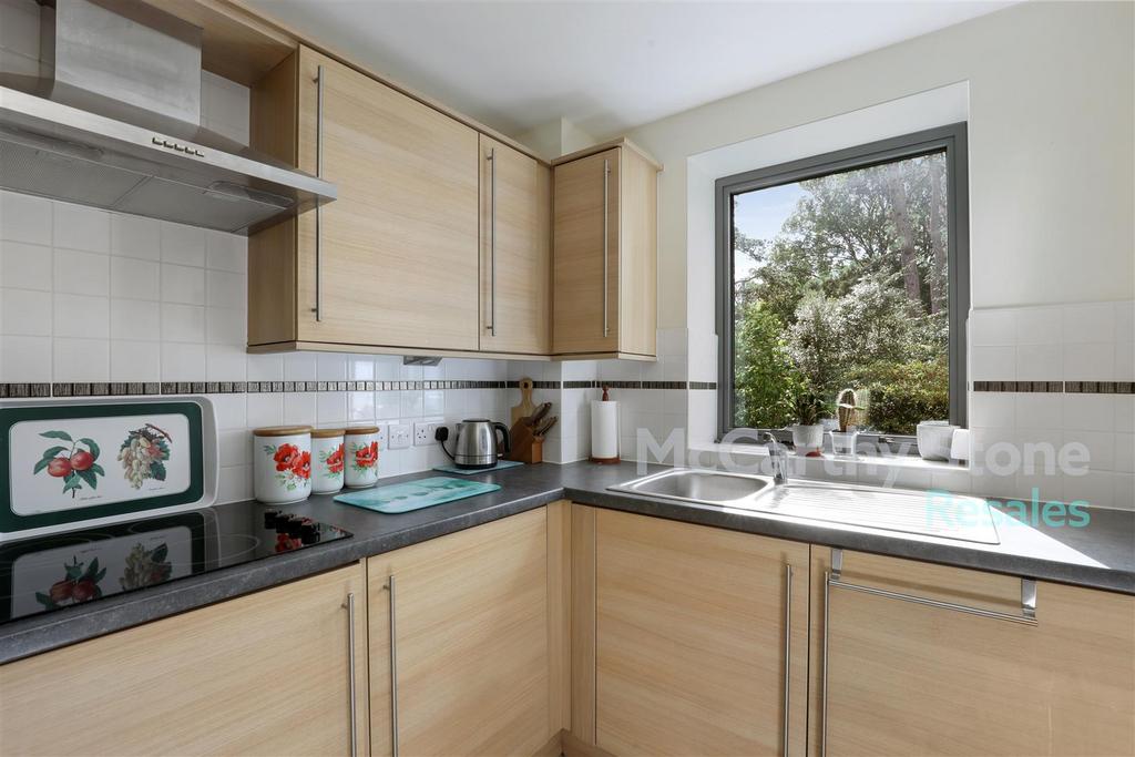 06-cc74 CT MCS Flat 32 Jenner Court 09 (3)-logo.JPG