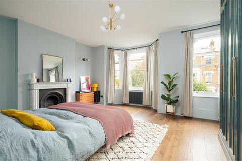 23 Frithville Gardens, London, W12 7JG