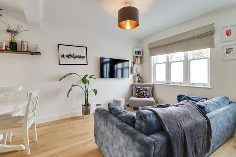 2 Summer Road, East Molesey, KT8 9LS