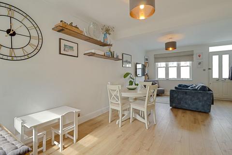 2 Summer Road, East Molesey, KT8 9LS